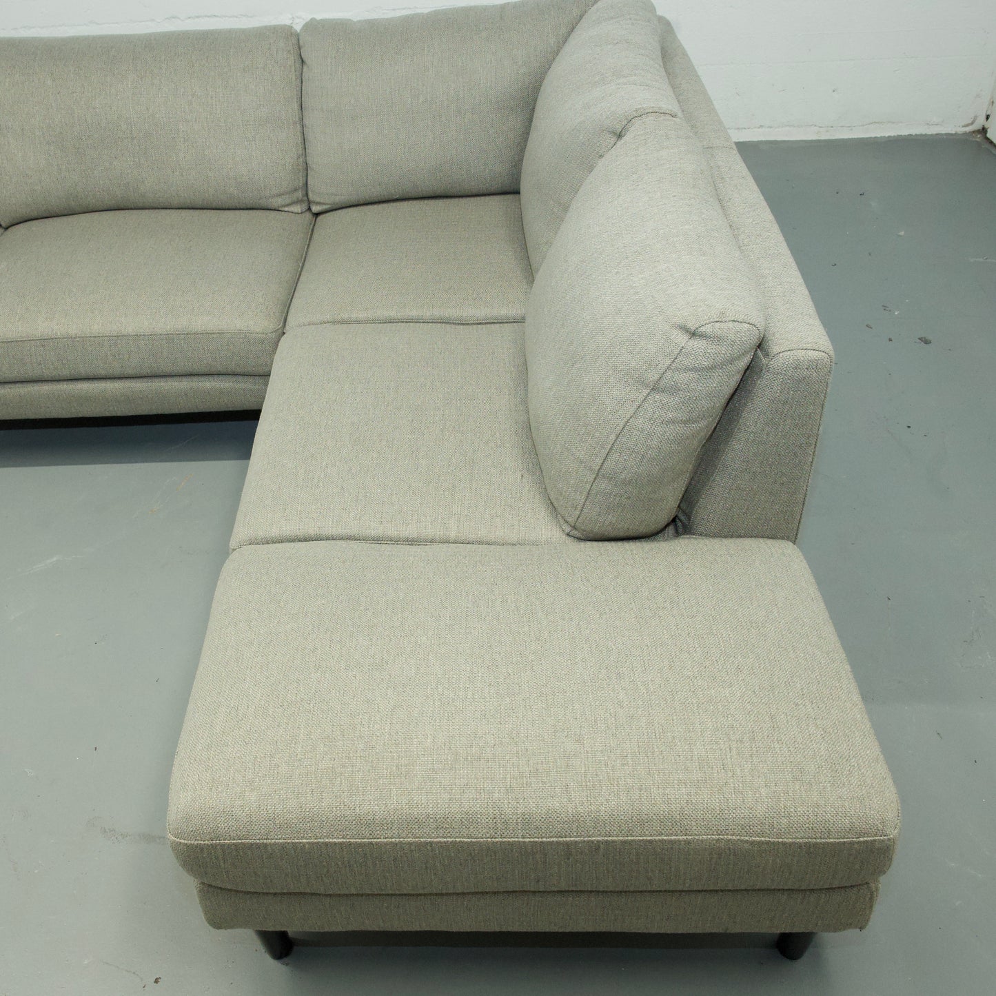 Structube Sectional grey