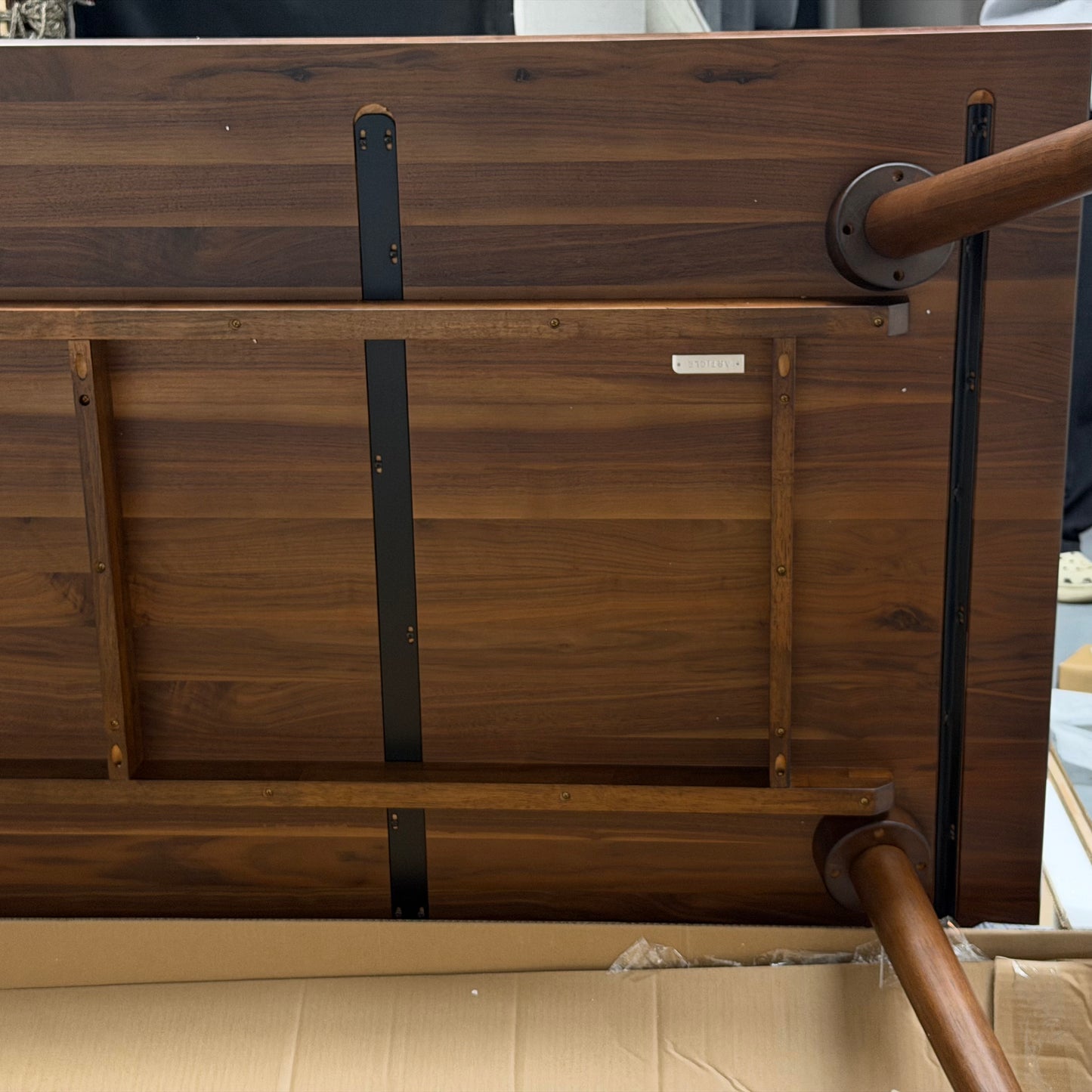 Article seno 71” walnut