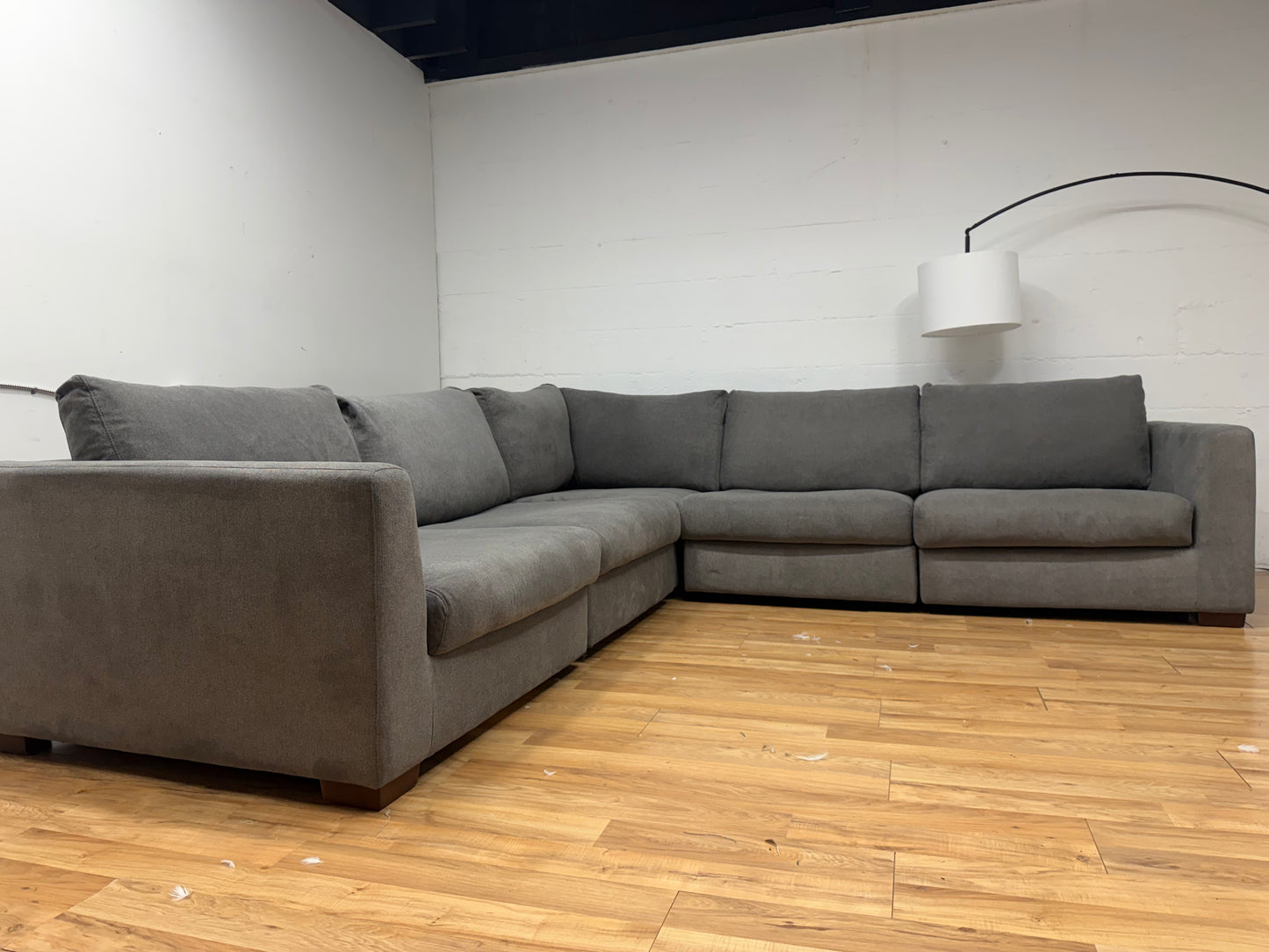 Q living Benji Arm to Arm Sectional