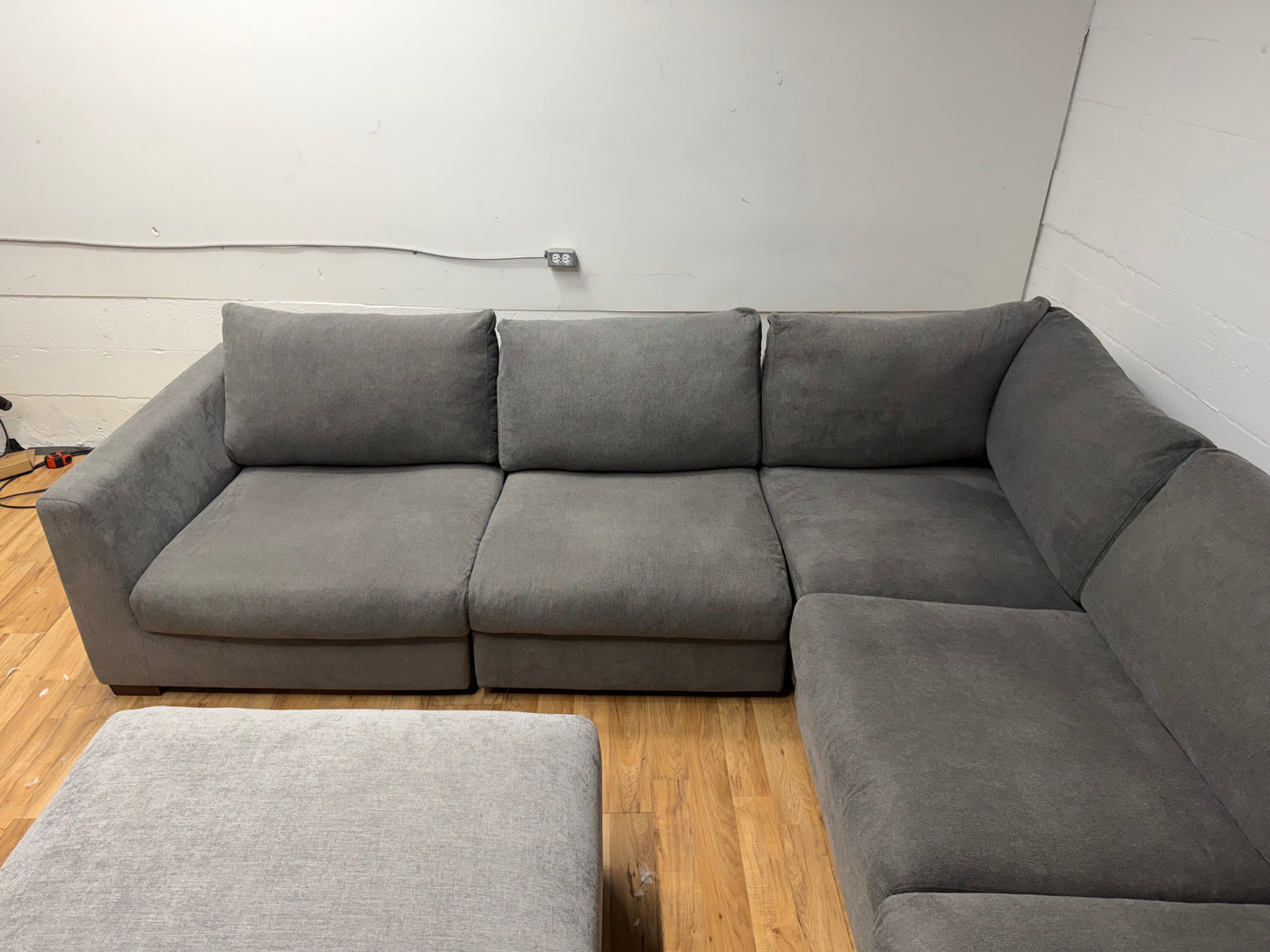 Q living Benji Arm to Arm Sectional