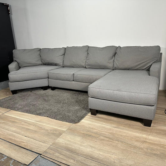 Ashely Chamberly Sectional 3 Pieces